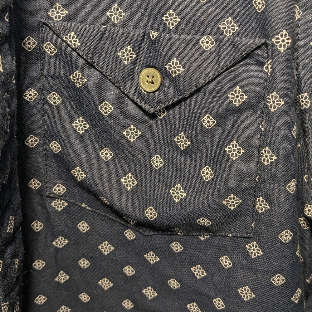 Stylish Men's Button Down - image 4